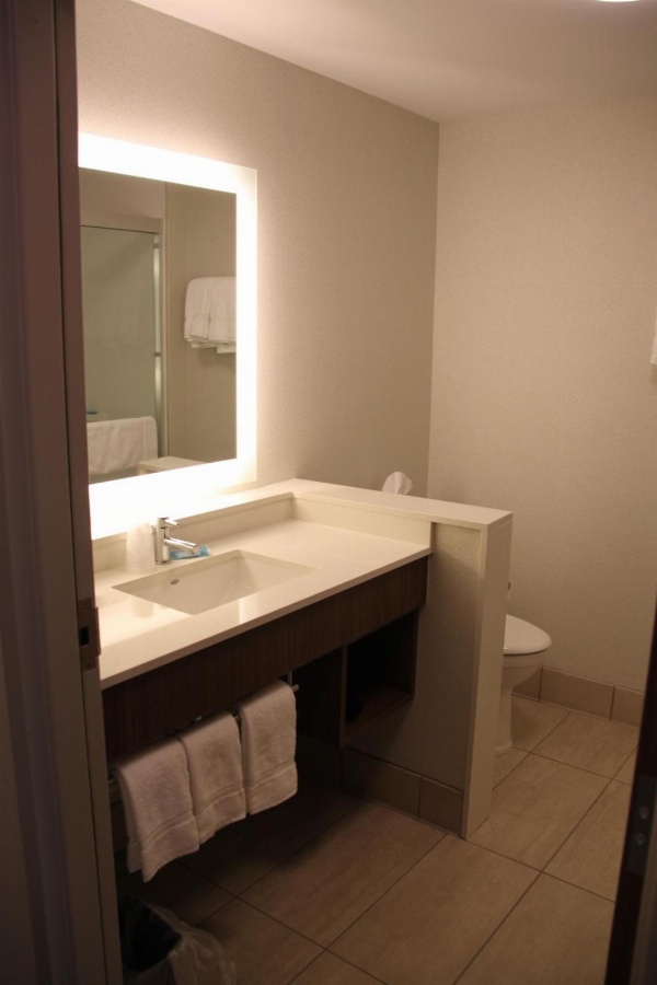 Holiday Inn Express - Canton image 3